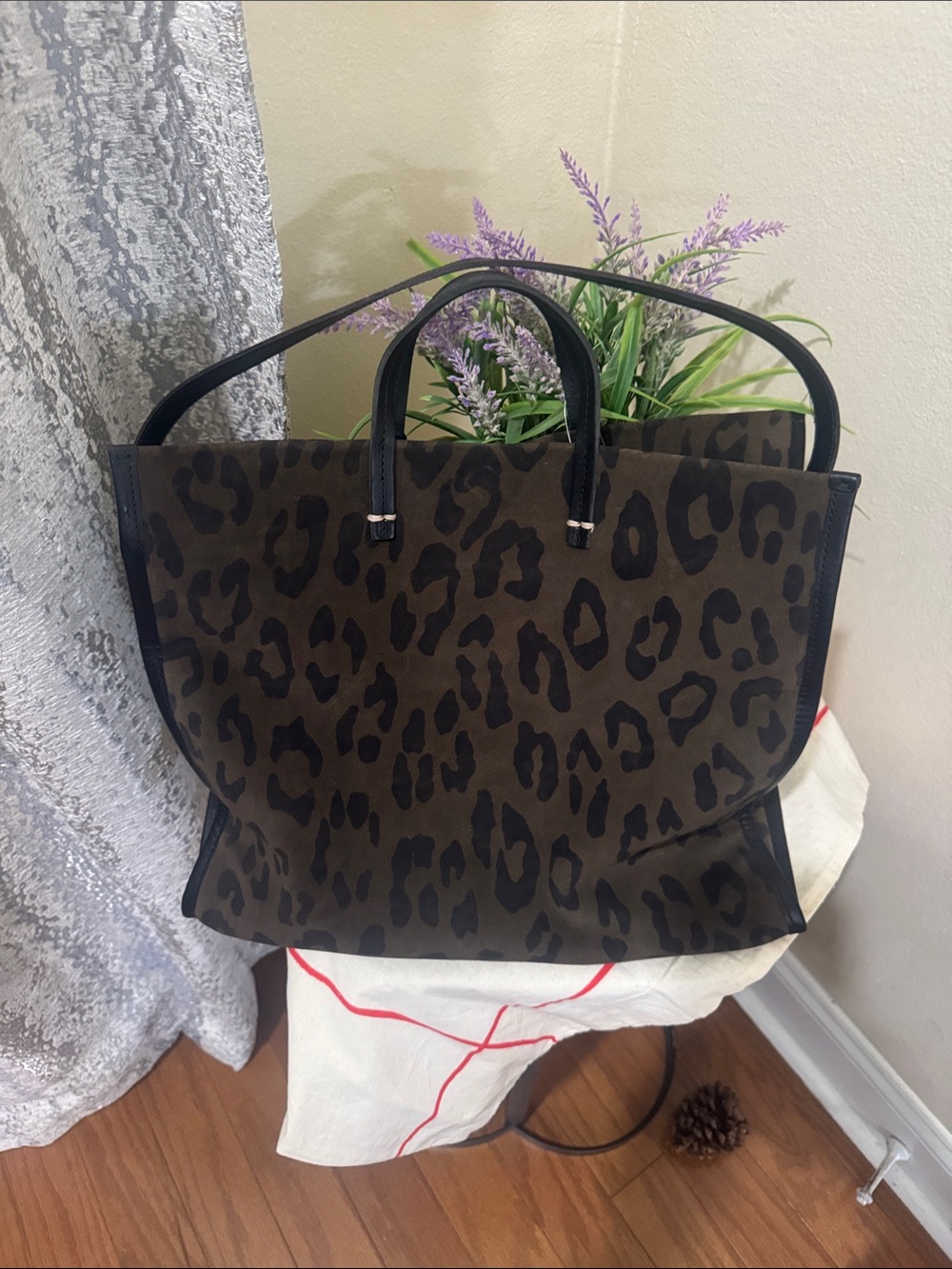 Clare .V Simple Suede Tote
Clare V.
Sold Out - Picture 11 of 16